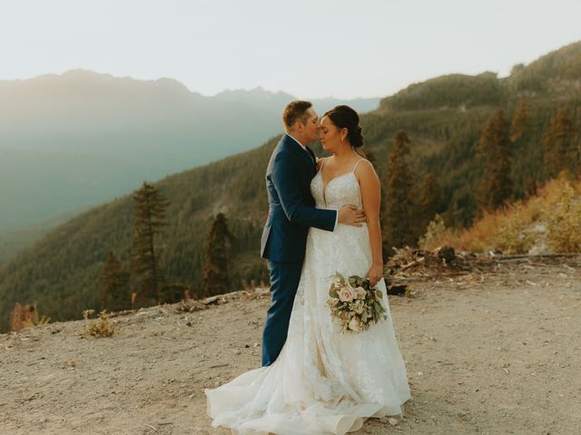 Justin and Aubrie&apos;s wedding in Squamish, British Columbia 22