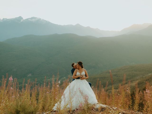 Justin and Aubrie&apos;s wedding in Squamish, British Columbia 3