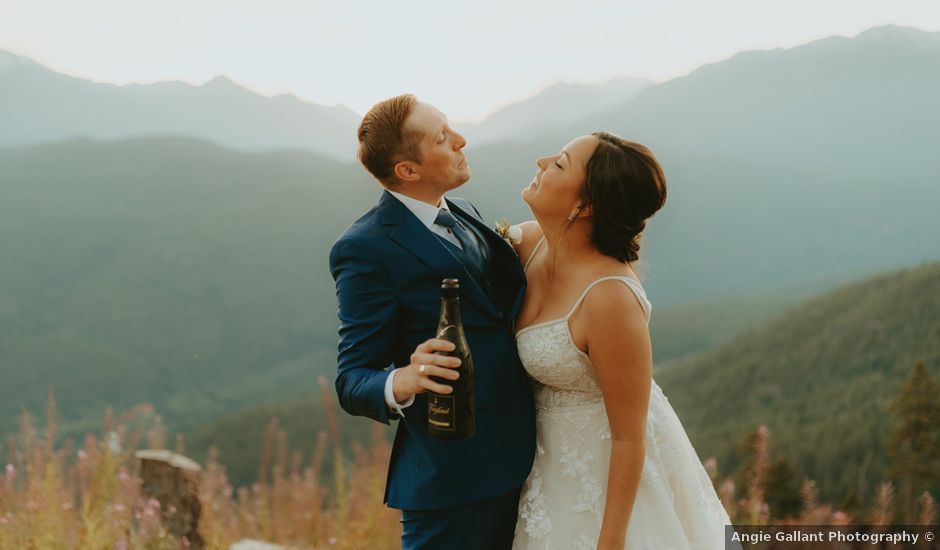 Justin and Aubrie's wedding in Squamish, British Columbia