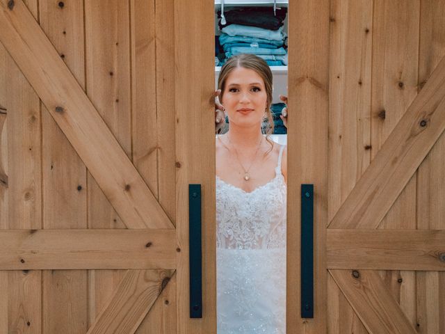 Isac and Stacy's wedding in Sorel-Tracy, Quebec 42