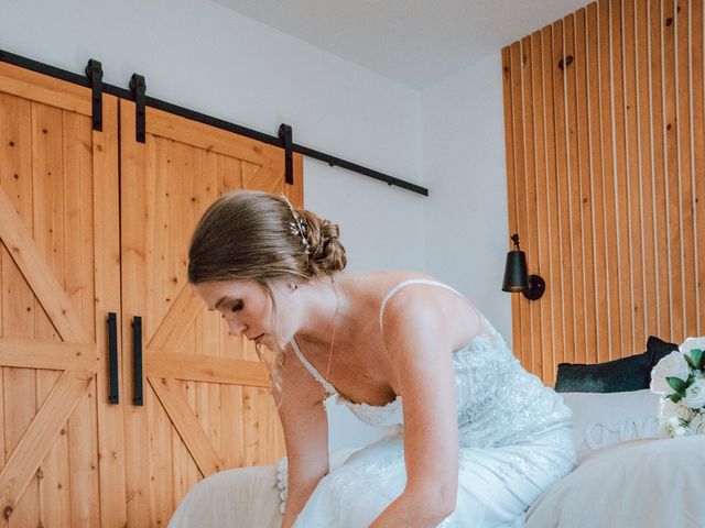Isac and Stacy's wedding in Sorel-Tracy, Quebec 44