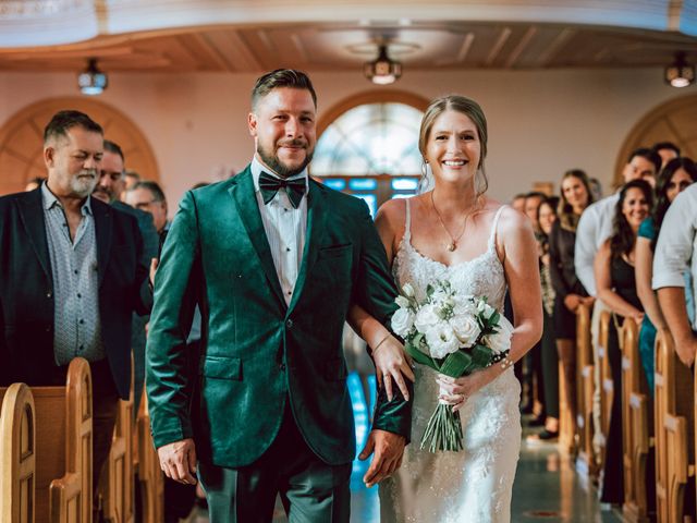 Isac and Stacy's wedding in Sorel-Tracy, Quebec 54