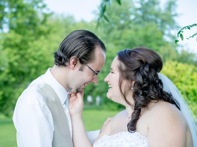 Mathieu and Valérie&apos;s wedding in Bourget, Ontario 16