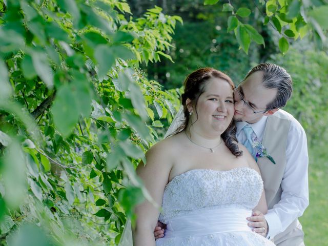 Mathieu and Valérie&apos;s wedding in Bourget, Ontario 17