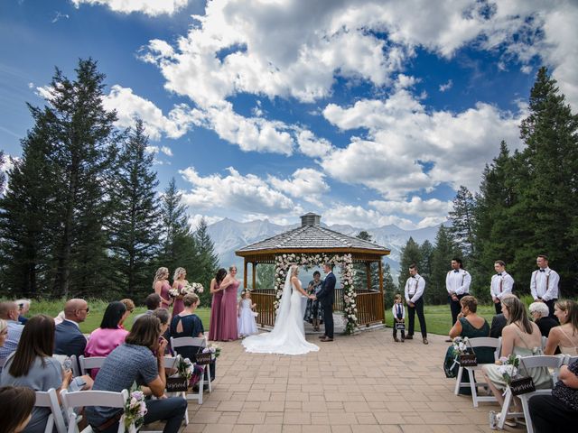 Ryan and Kayla&apos;s wedding in Canmore, Alberta 37