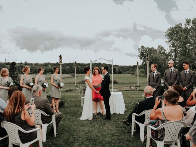 Joe and Ashley&apos;s wedding in Saint-Charles-sur-Richelieu, Quebec 36