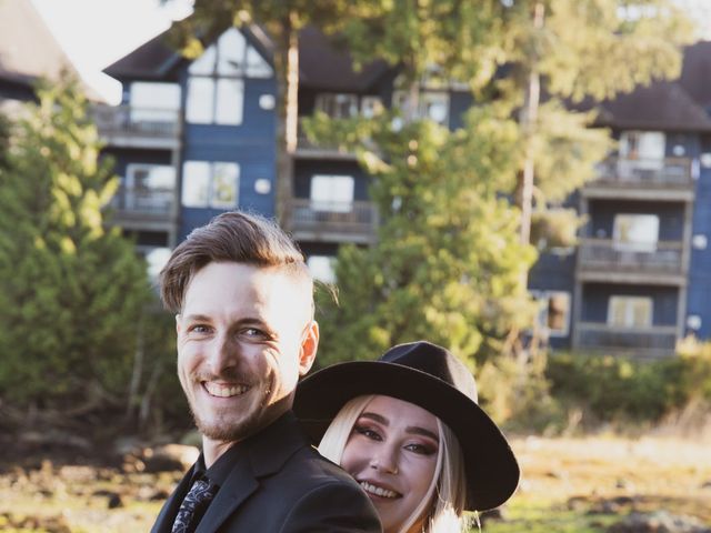 Ashley and Dayton&apos;s wedding in Ucluelet, British Columbia 32
