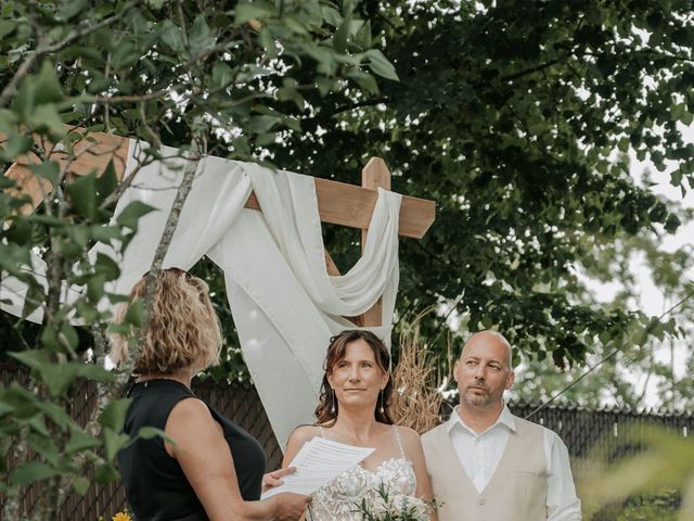 Pascal and Christiane&apos;s wedding in Saint-Eustache, Quebec 16