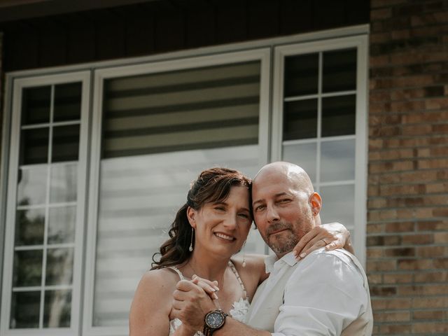 Pascal and Christiane&apos;s wedding in Saint-Eustache, Quebec 23