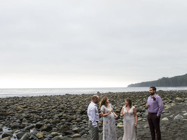 Lukas and Cassandra&apos;s wedding in Port Renfrew, British Columbia 24