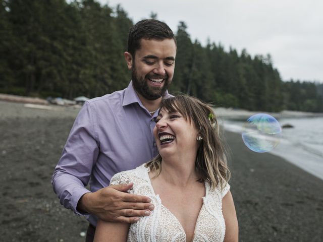 Lukas and Cassandra&apos;s wedding in Port Renfrew, British Columbia 29