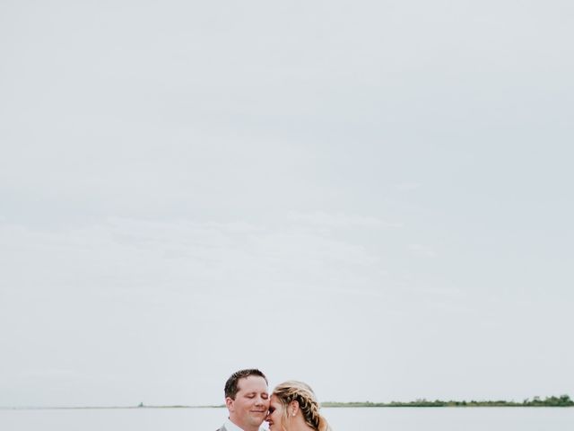 Kyle and Savannah&apos;s wedding in Grand Marais, Manitoba 20