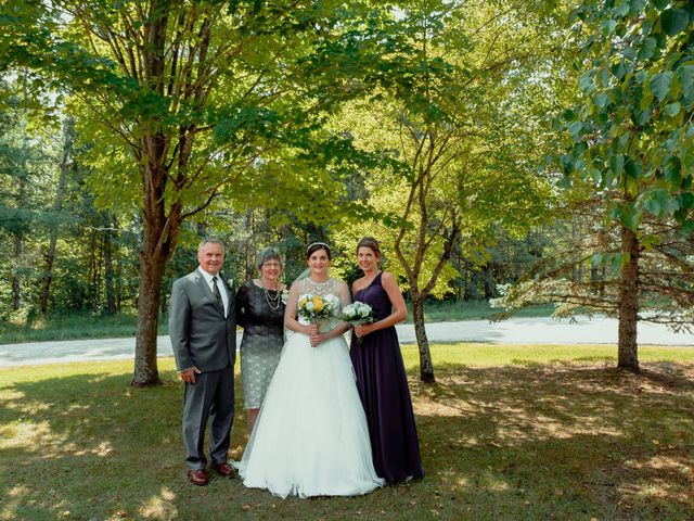 Nicole and Geoffrey&apos;s wedding in Pembroke, Ontario 46