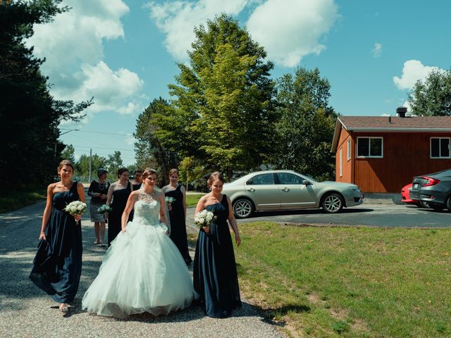 Nicole and Geoffrey&apos;s wedding in Pembroke, Ontario 49