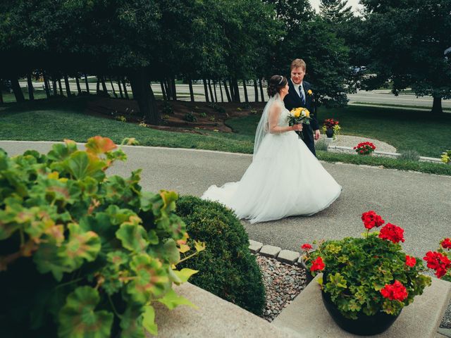 Nicole and Geoffrey&apos;s wedding in Pembroke, Ontario 204