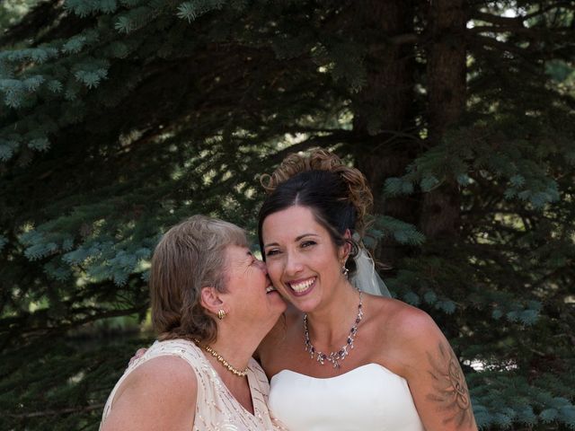 Darryn and Jennifer&apos;s wedding in Edmonton, Alberta 27