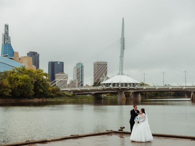Elliot and Teira&apos;s wedding in Winnipeg, Manitoba 18