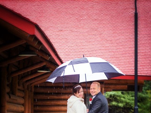 Wayne and Christina&apos;s wedding in Lake Louise, Alberta 27
