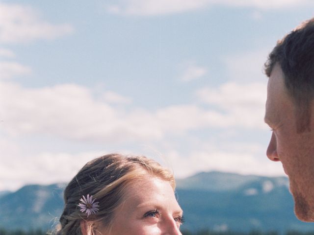 Jessie and Mackenzie&apos;s wedding in Whitehorse, Yukon Territory 18