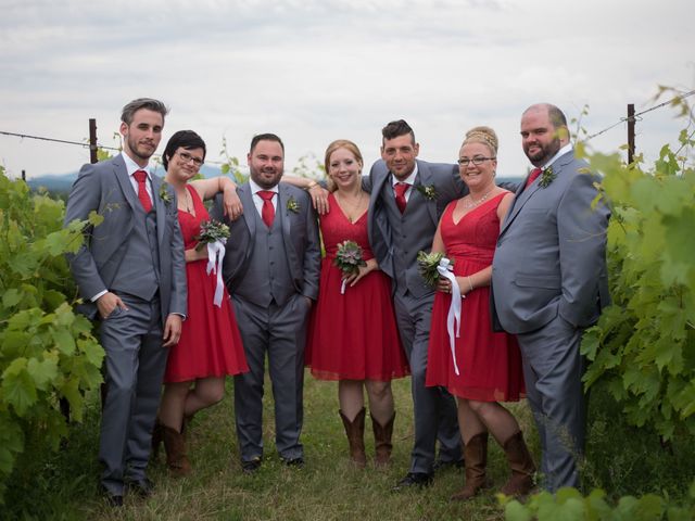 Derick and Kimberlee&apos;s wedding in Saint-Basile-le-Grand, Quebec 25