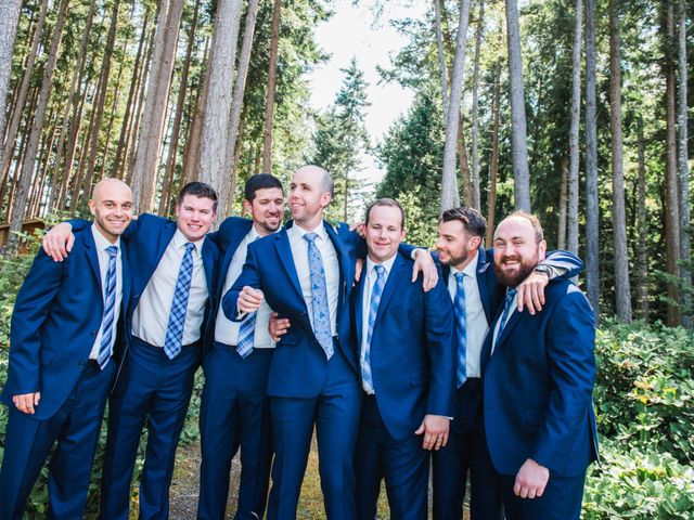 Mike and Cait&apos;s wedding in Gabriola, British Columbia 13