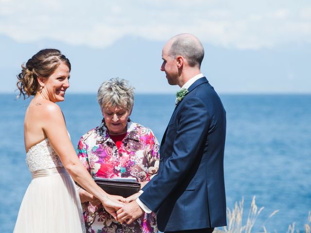Mike and Cait&apos;s wedding in Gabriola, British Columbia 21
