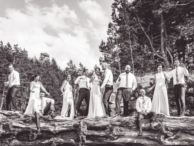 Mike and Cait&apos;s wedding in Gabriola, British Columbia 34