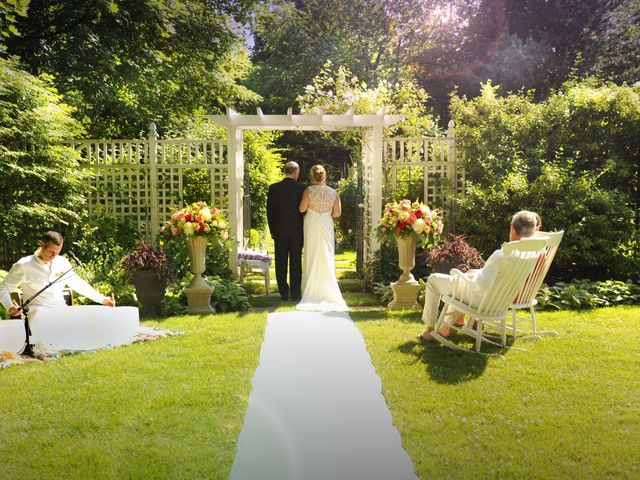 James and Kelley's wedding in Niagara on the Lake, Ontario 16