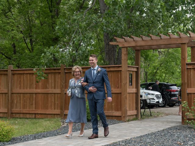 Larissa and Ryan&apos;s wedding in Winnipeg, Manitoba 32