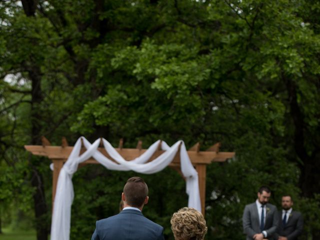 Larissa and Ryan&apos;s wedding in Winnipeg, Manitoba 36