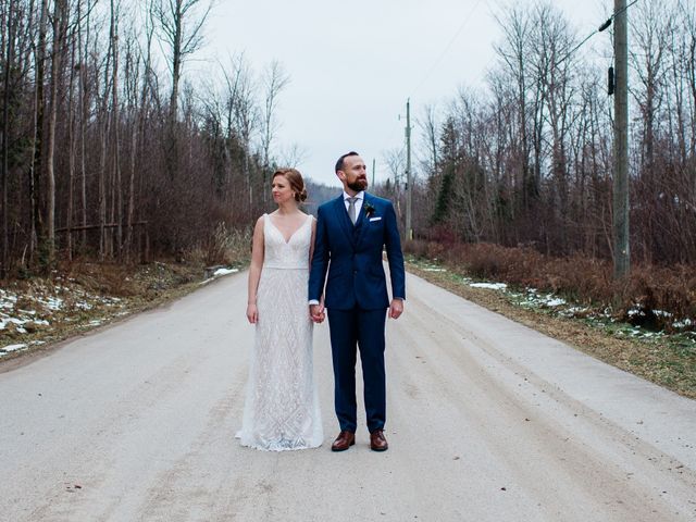 Amanda and Jonathan&apos;s wedding in Owen Sound, Ontario 18