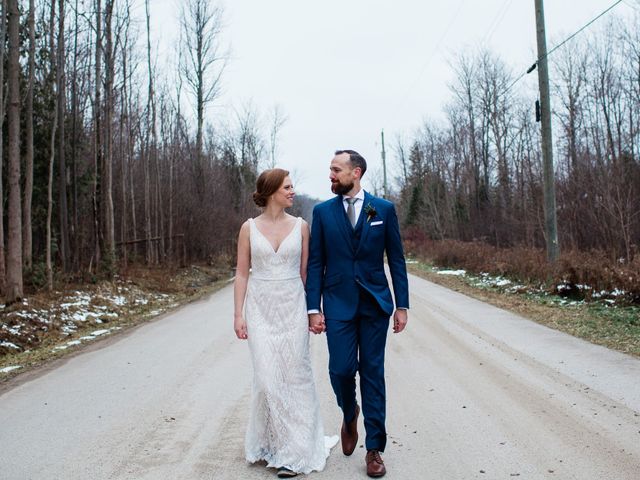 Amanda and Jonathan&apos;s wedding in Owen Sound, Ontario 19