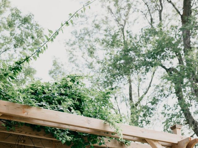 François and Valérie&apos;s wedding in Saint-Jean-Sur-Richelieu, Quebec 21