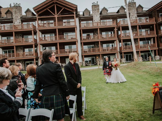 Ian and Kira&apos;s wedding in Mont-Tremblant, Quebec 23