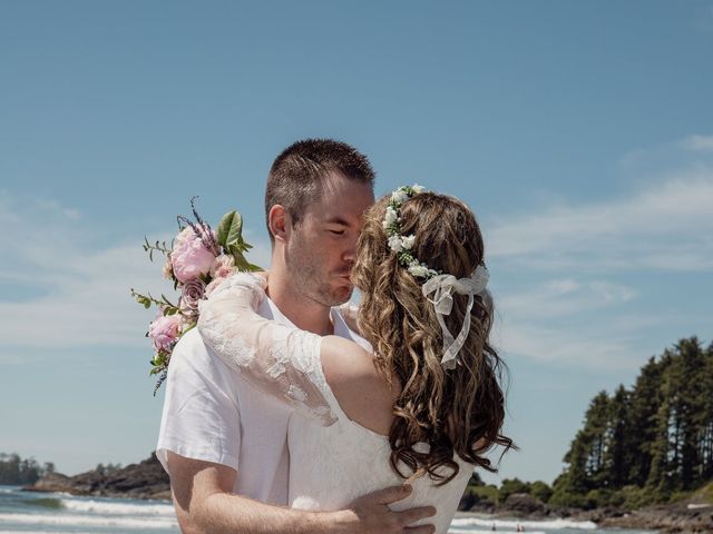 Kayla and Anthony&apos;s wedding in Tofino, British Columbia 1
