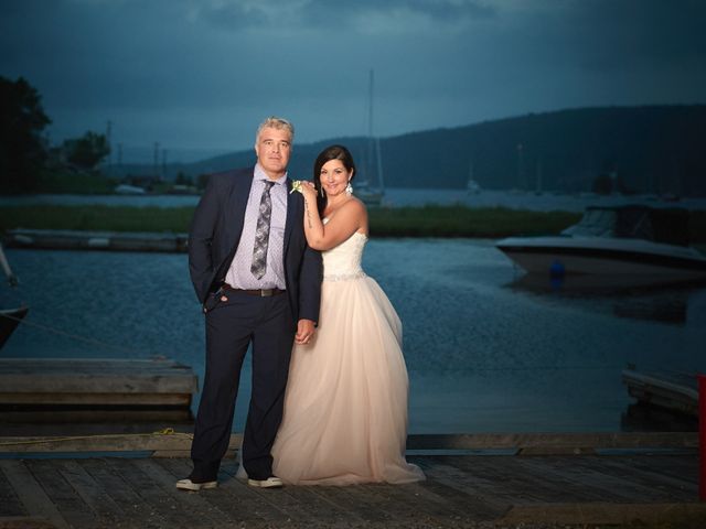 Gary and Pamela's wedding in Baddeck, Nova Scotia 19