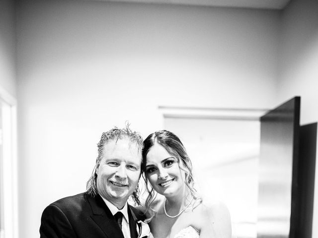 Pawel and Cynthia&apos;s wedding in Hamilton, Ontario 16