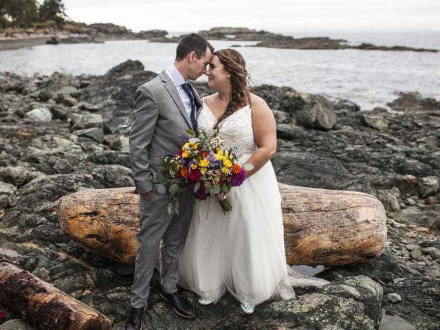 Tosh and Natalie&apos;s wedding in Nanaimo, British Columbia 33