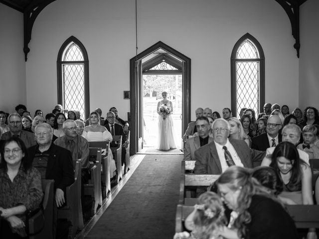 Justin and Katie&apos;s wedding in Lincoln, Ontario 9