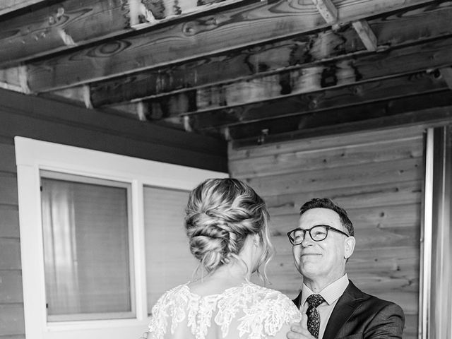 Zach and Hannah&apos;s wedding in Vernon, Ontario 11