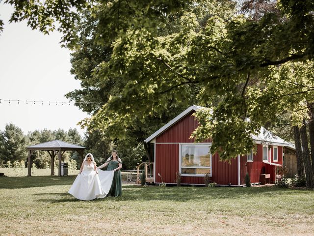 Fabio and Luiza&apos;s wedding in Schomberg, Ontario 13