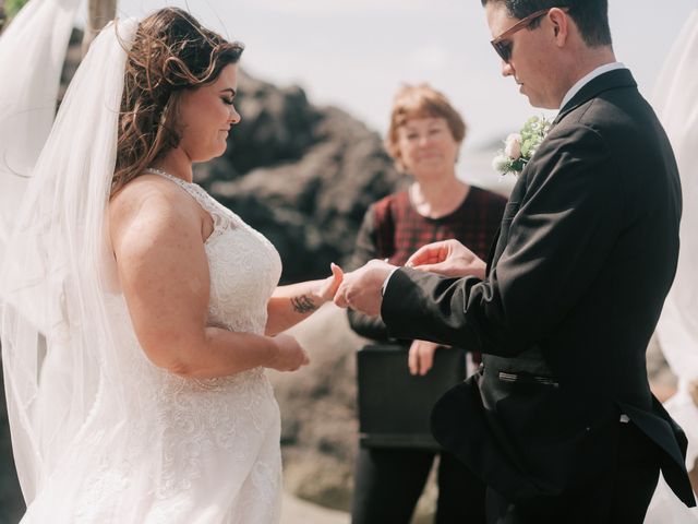 Colin and Megan&apos;s wedding in Tofino, British Columbia 34