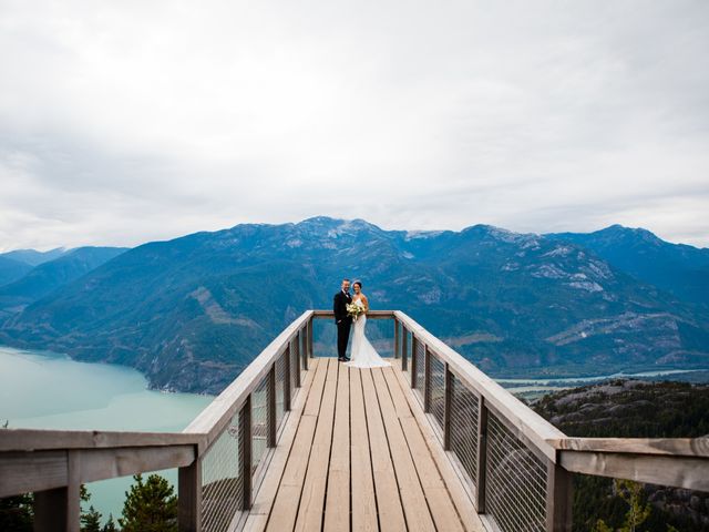 Guy and Melissa&apos;s wedding in Squamish, British Columbia 15