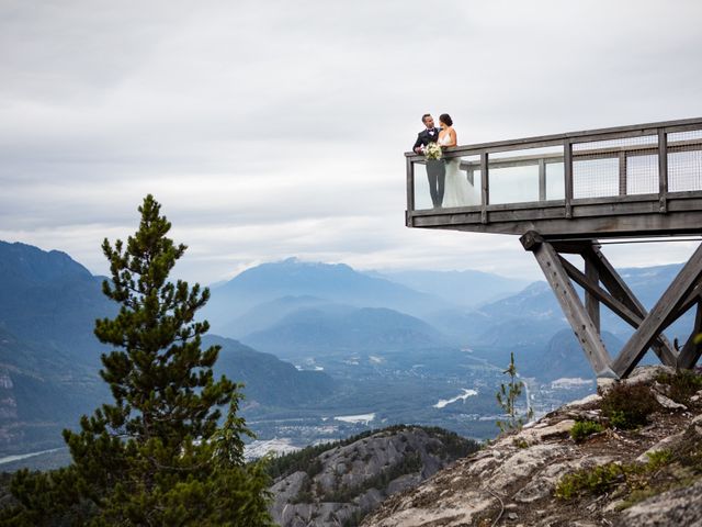 Guy and Melissa&apos;s wedding in Squamish, British Columbia 17