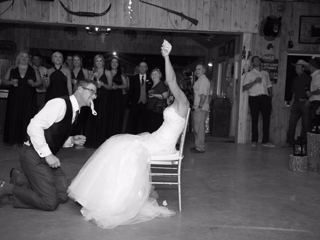 Lee and Tayvia&apos;s wedding in Grosse Isle, Manitoba 43