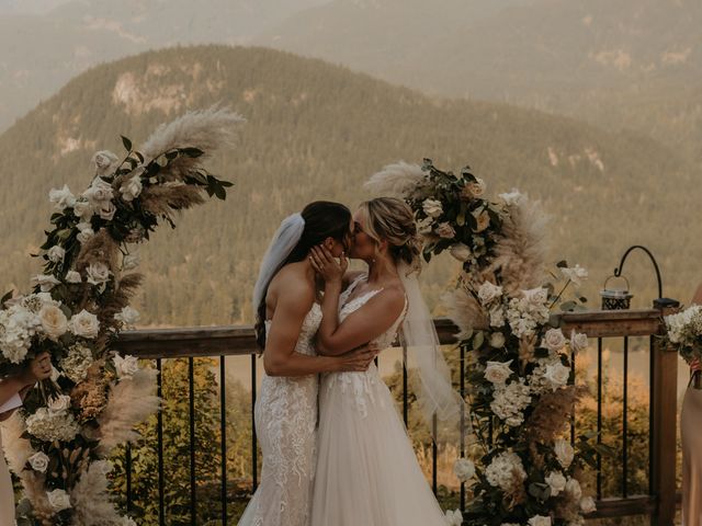 Skylar and Taylor&apos;s wedding in Hope, British Columbia 8