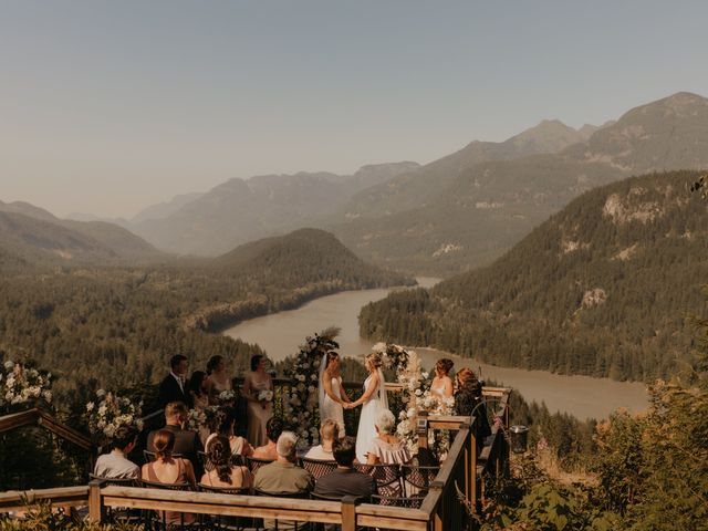 Skylar and Taylor&apos;s wedding in Hope, British Columbia 10