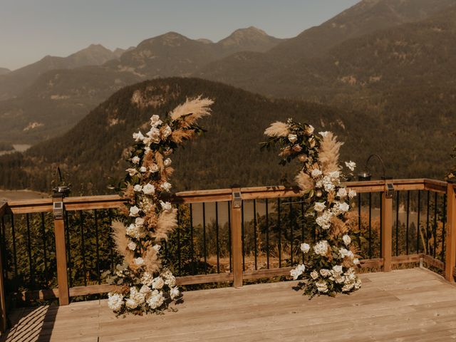 Skylar and Taylor&apos;s wedding in Hope, British Columbia 11
