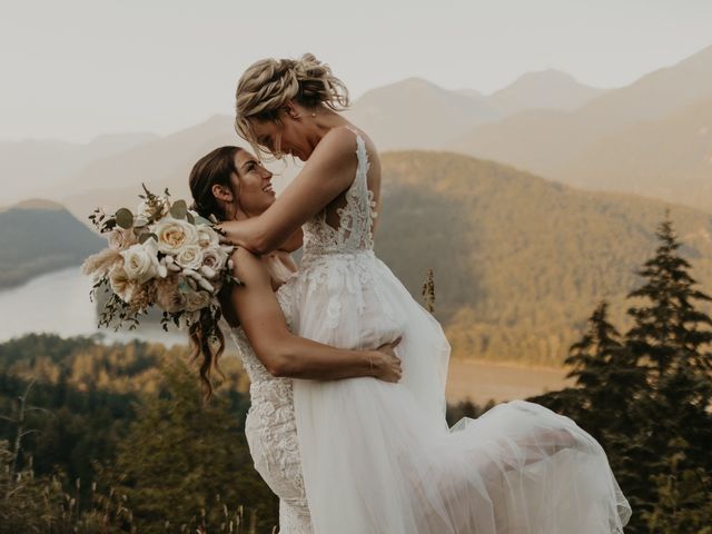 Skylar and Taylor&apos;s wedding in Hope, British Columbia 19