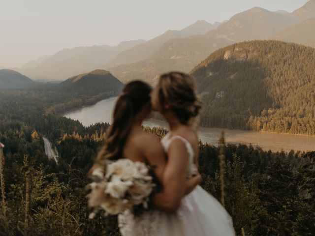 Skylar and Taylor&apos;s wedding in Hope, British Columbia 2